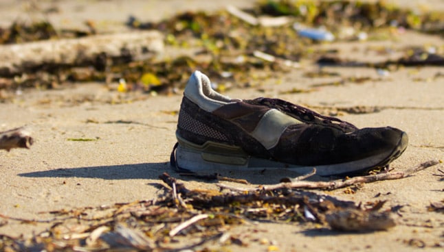 shoe_on_beach